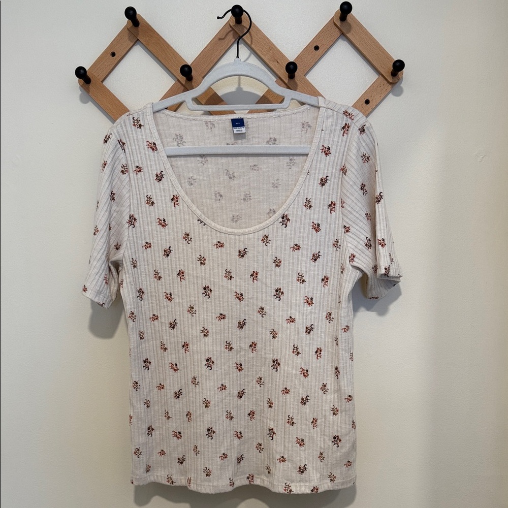 Old Navy Cream Floral Short Sleeve Top